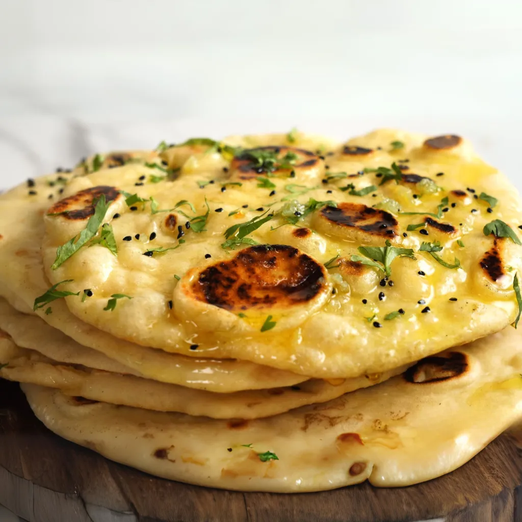 Garlic Naan Bread Recipe – Restaurant Style Made in a Skillet